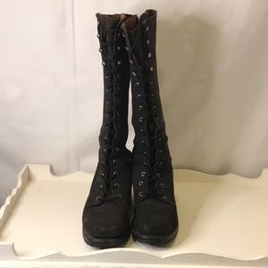 8M Frye Vibram Roccia Suede Boots